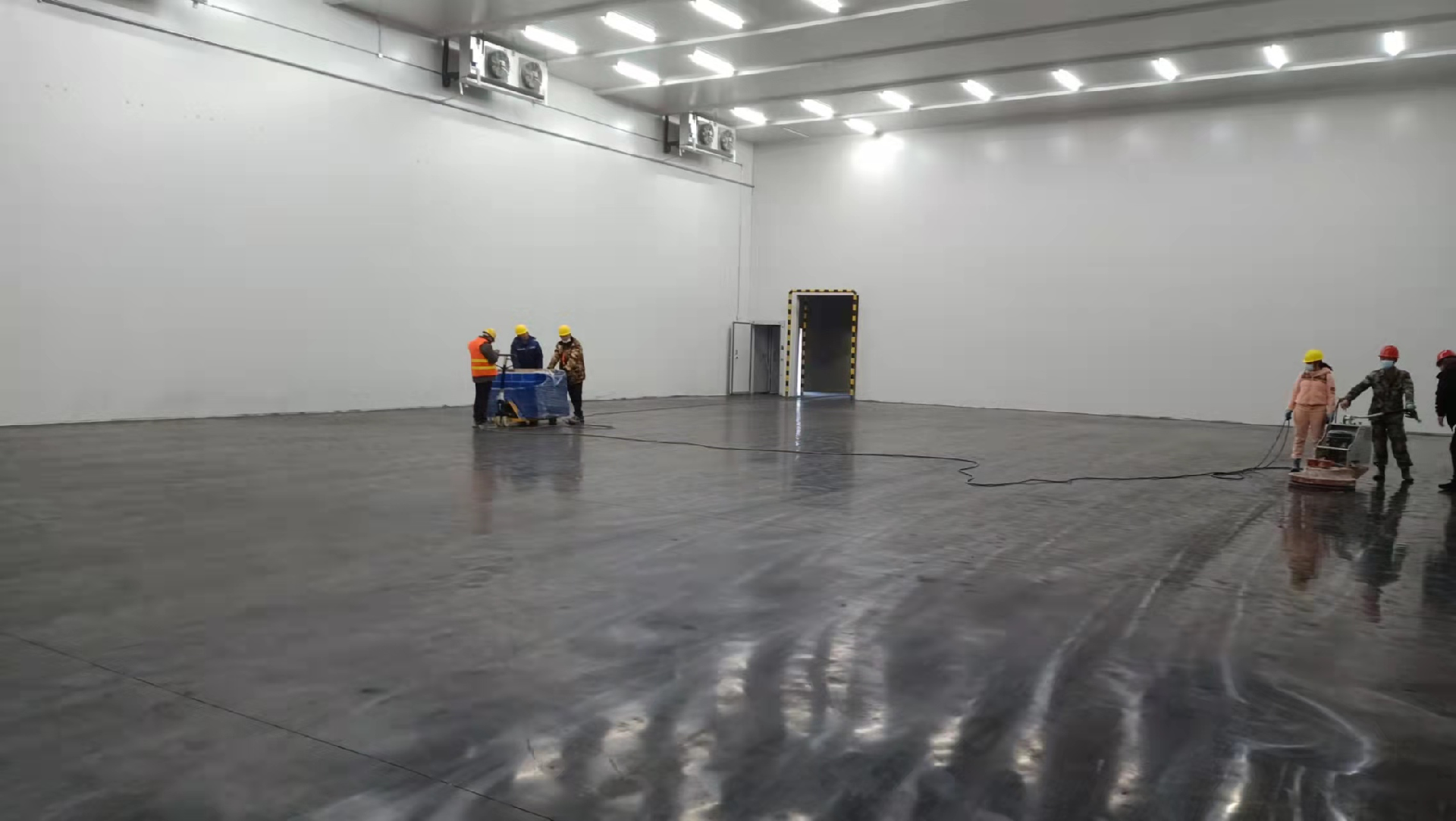 建設(shè)30000m3農(nóng)產(chǎn)品基地冷藏庫需要的費用是多少？