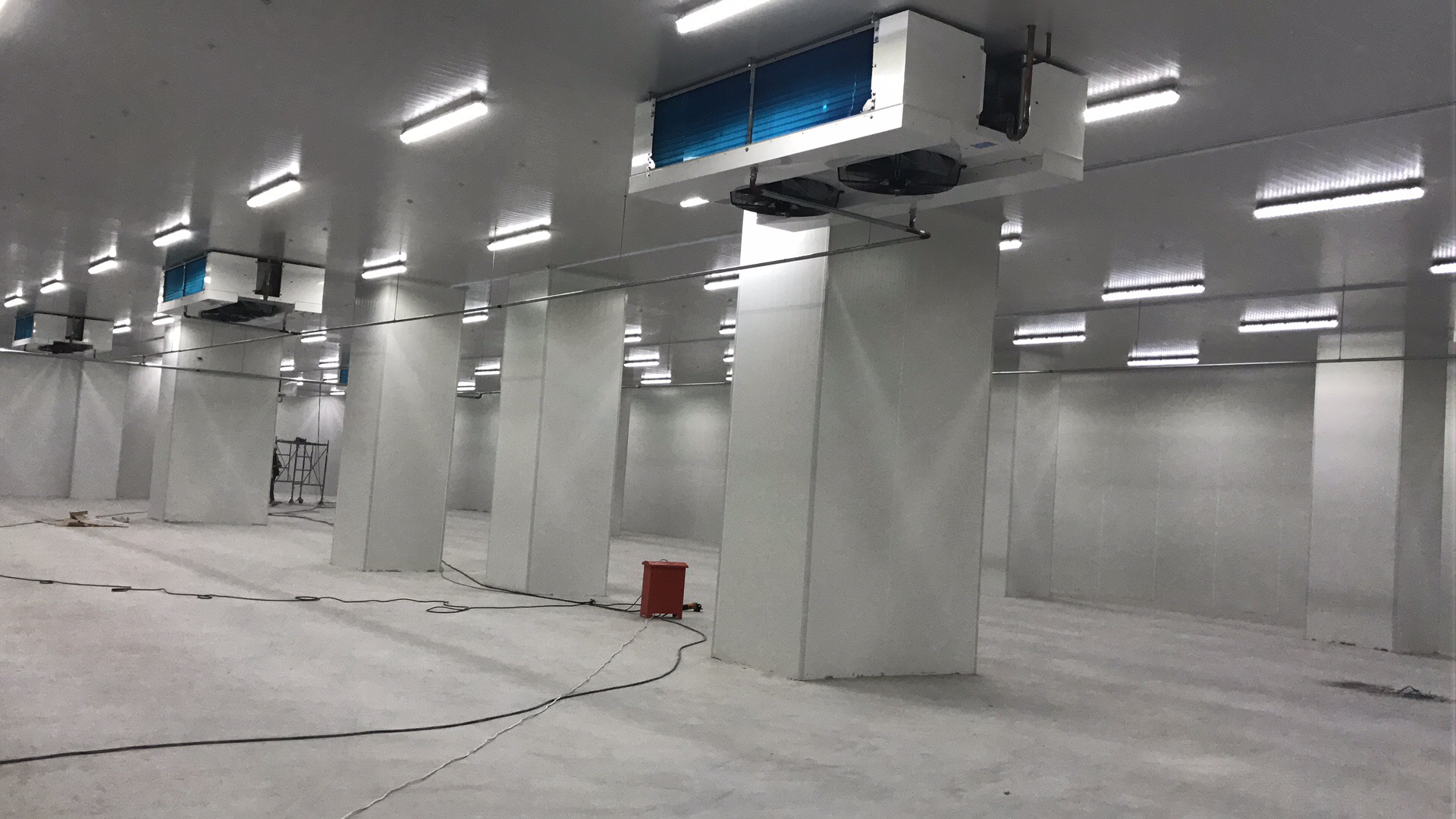 建設(shè)30000m3農(nóng)產(chǎn)品基地冷藏庫需要的費用是多少？